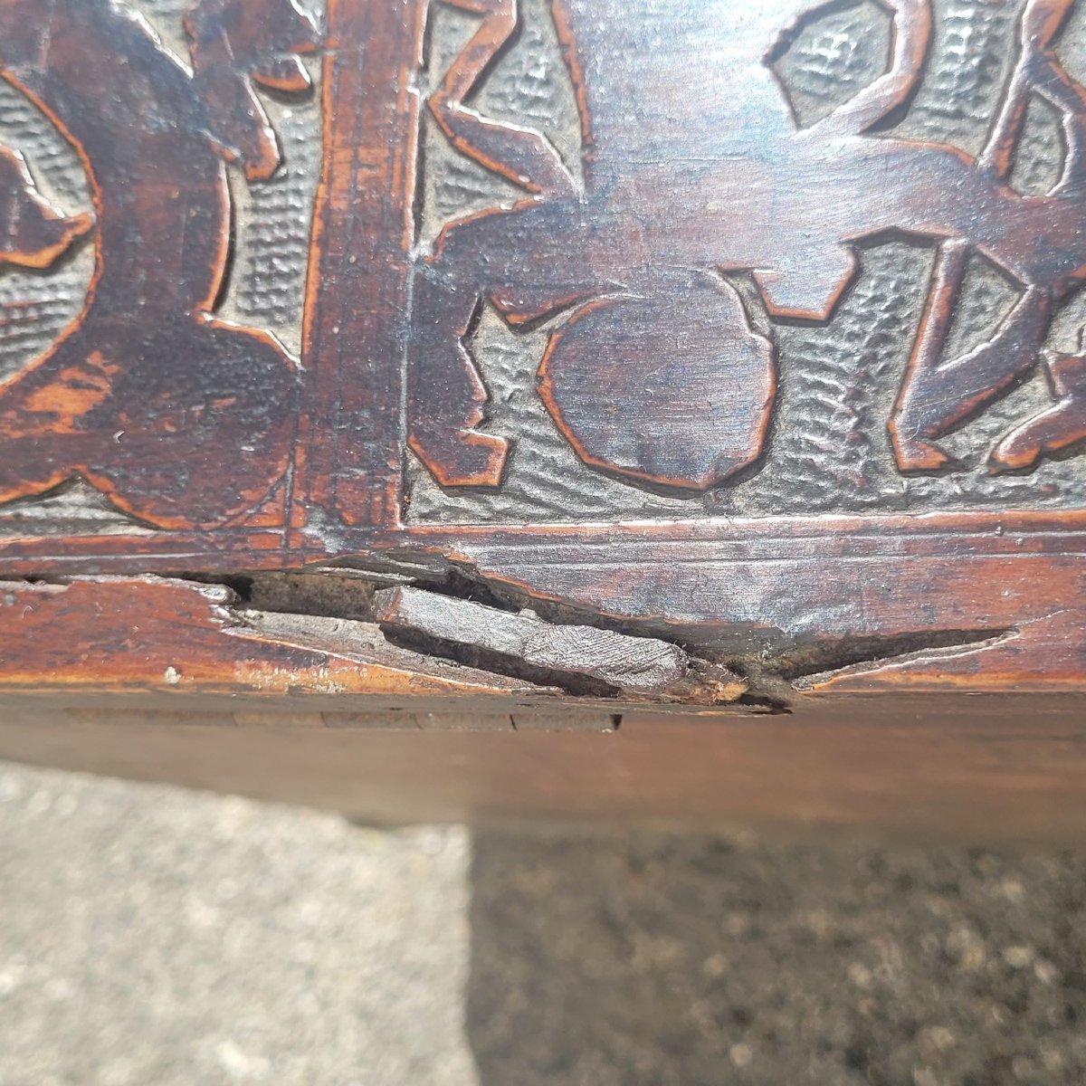 Rare Pyrographed Cedar Chest, Venice, 17th Century-photo-4