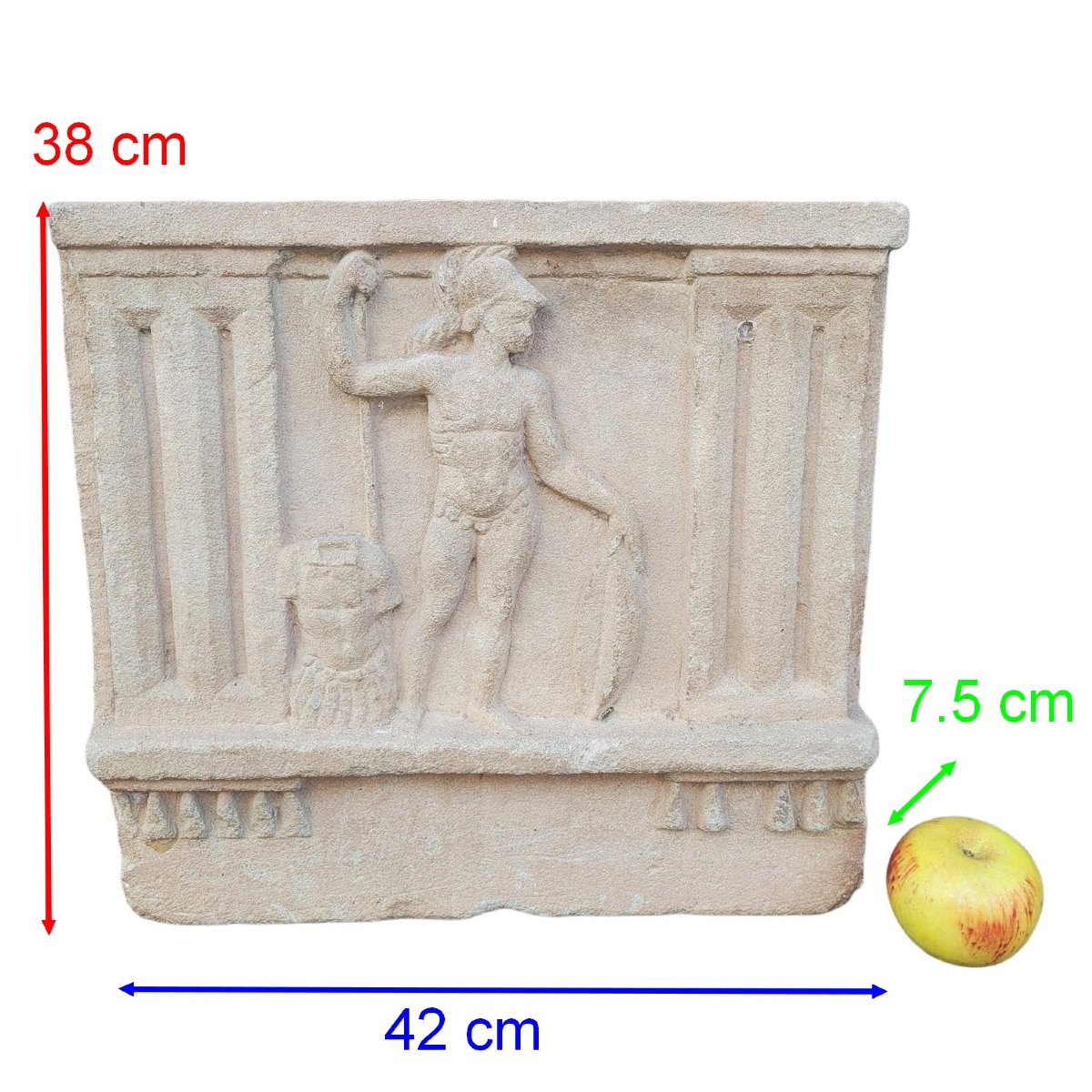 Rare bas-relief en pierre sculptée à l'antique, 1ere partie du XIXème siècle-photo-2