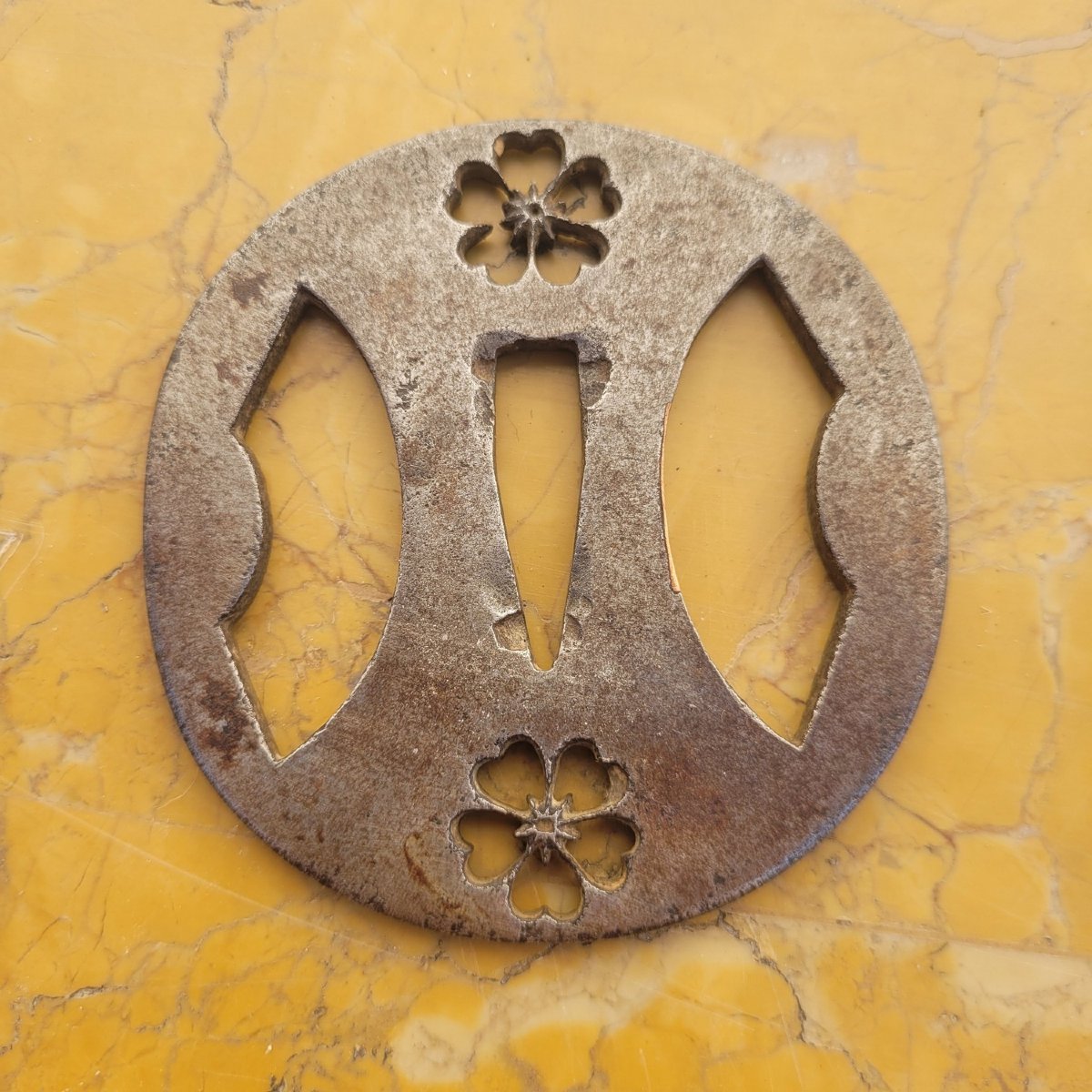 Tsuba Maru-gata en fer, époque Edo (1603-1868)-photo-2