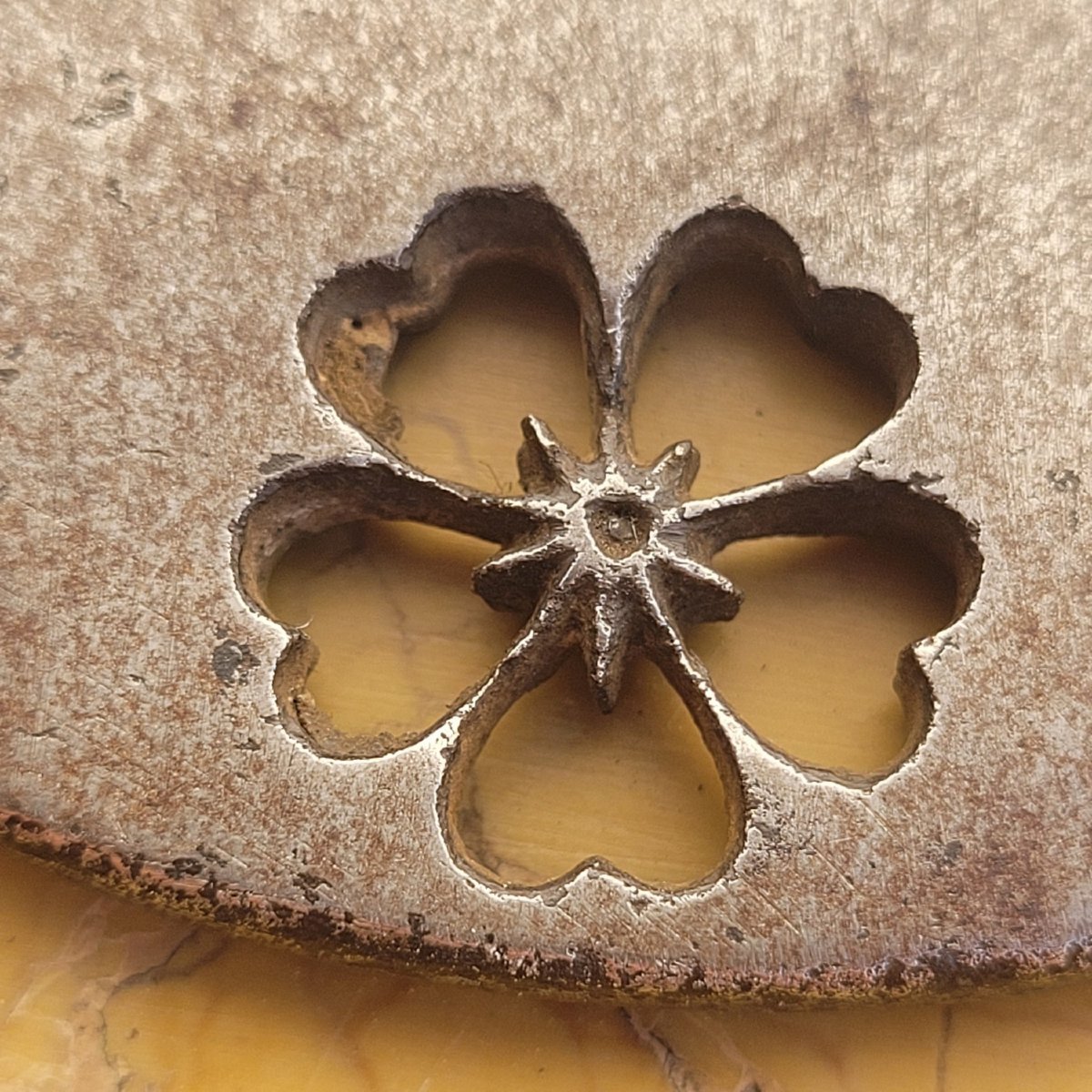 Tsuba Maru-gata en fer, époque Edo (1603-1868)-photo-4