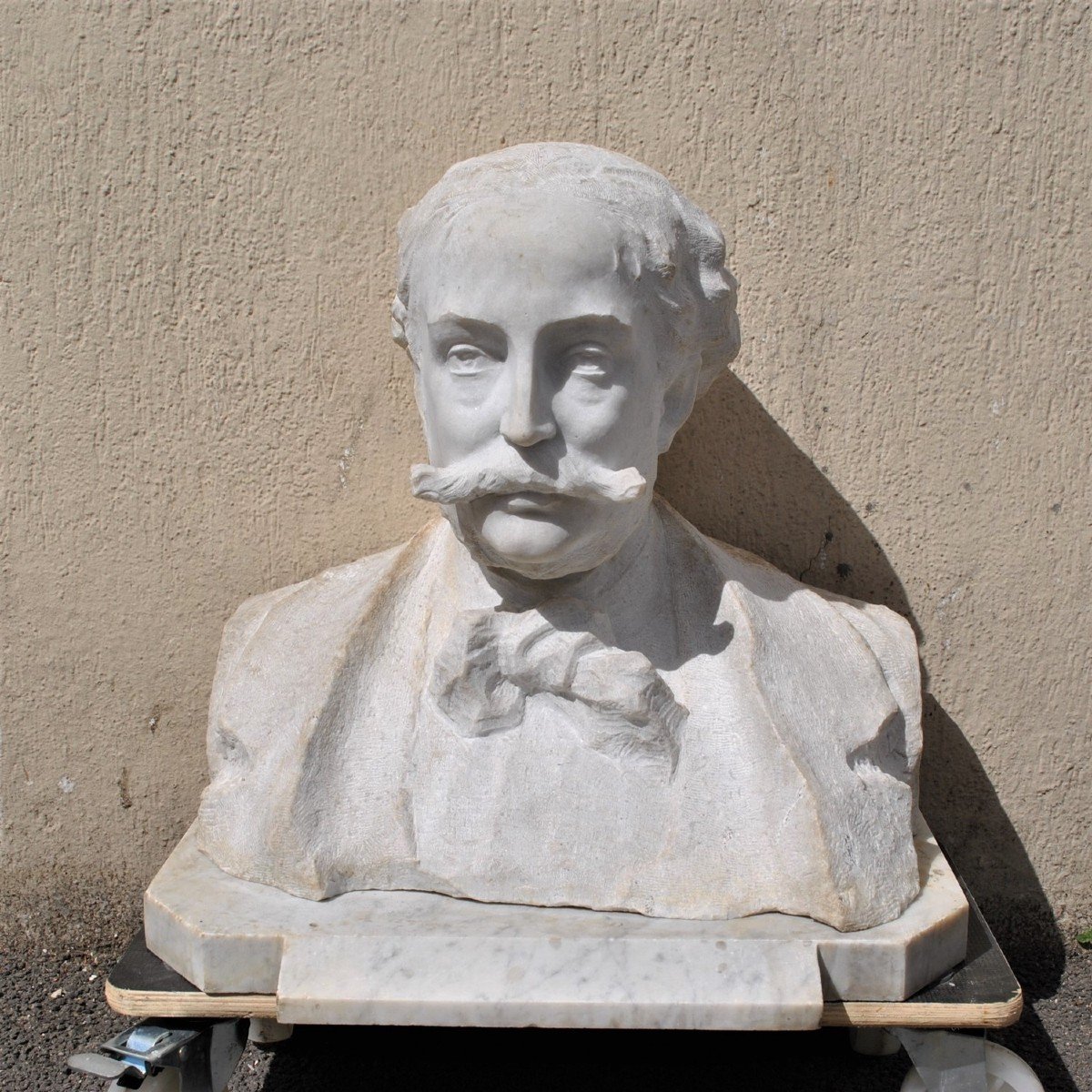 *offre spéciale* Buste En Marbre, Gentilhomme à La Moustache, XIXème Siècle