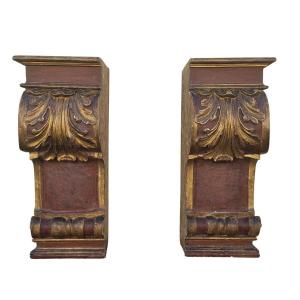Importante paire de consoles d'appliques, H111 cm, bois sculpté, XVIIème siècle