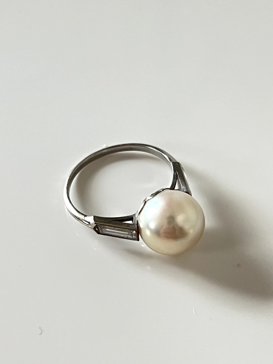 Bague ancienne en platine, perle naturelle et double diamants baguette – Début XXe siècle