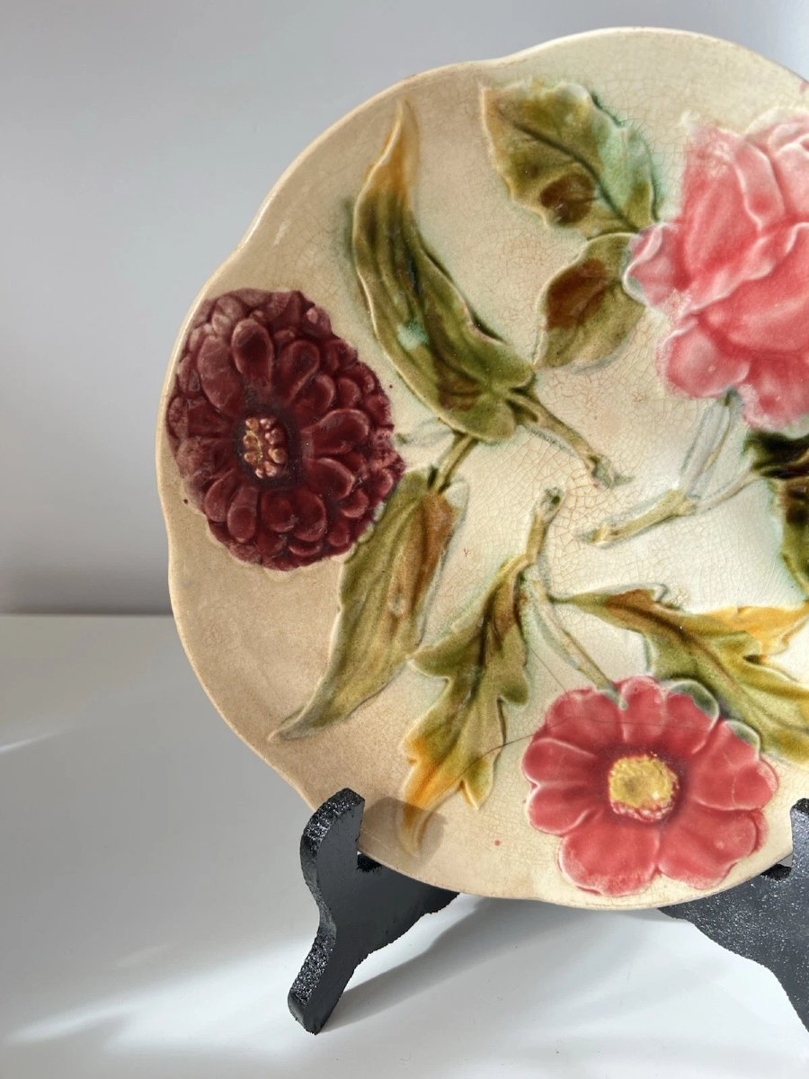 Assiette en barbotine Art Déco années 1930 – décor floral rose zinnia dahlia – céramique ancien-photo-3