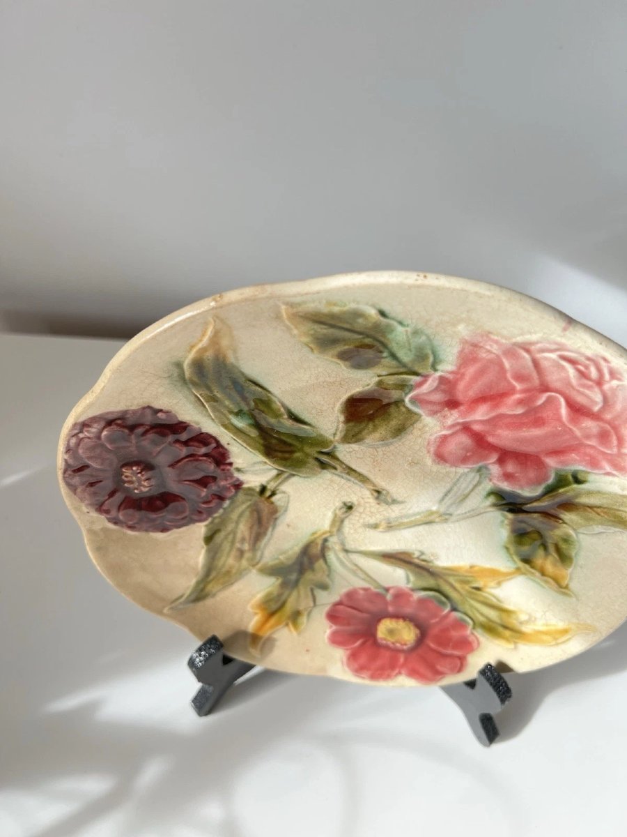 Assiette en barbotine Art Déco années 1930 – décor floral rose zinnia dahlia – céramique ancien-photo-4