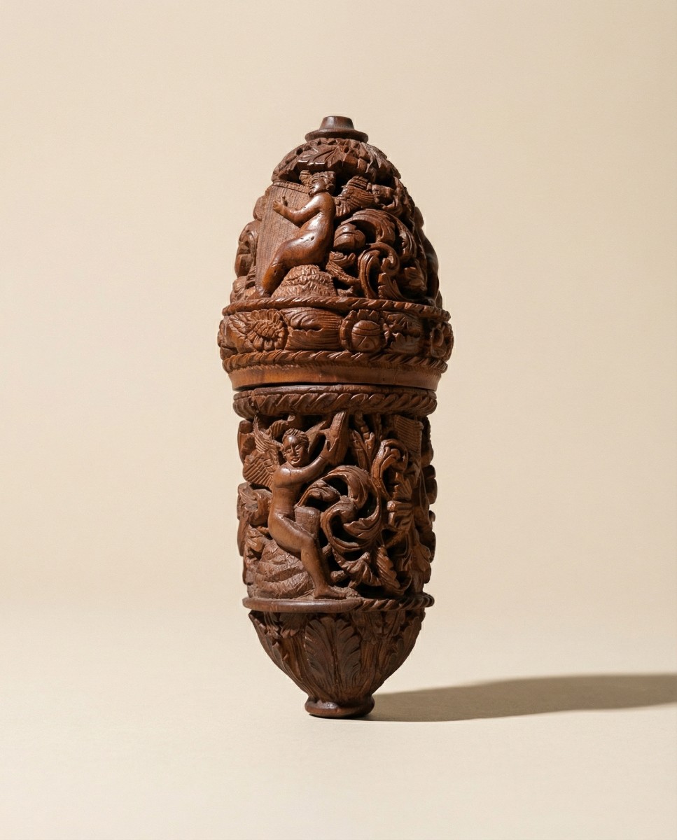 Bo&icirc;te &agrave; chapelet ancienne en corozo sculpt&eacute; et ajour&eacute; &ndash; XIXe si&egrave;cle