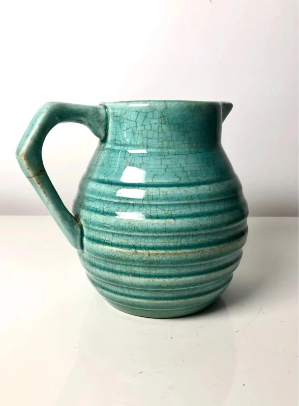 Pichet barbotine française « Orchies » majolique, hauteur 13 cm – fin XIXème