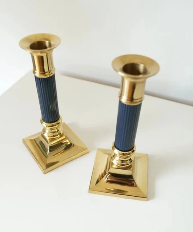 Paire de bougeoirs flambeaux en laiton doré - années 70-photo-2