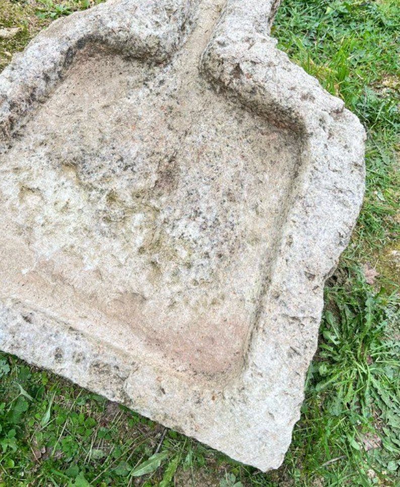 Ancien évier en pierre du XIXe siècle – vasque en pierre calcaire patinée-photo-6