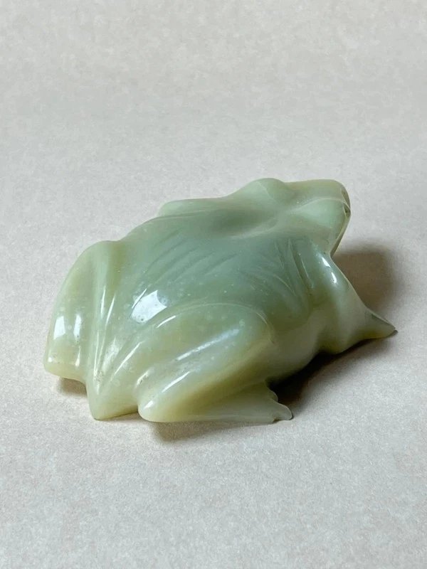 Serpentine Jade Frog – Handcrafted Sculpture – Natural Stone-photo-3