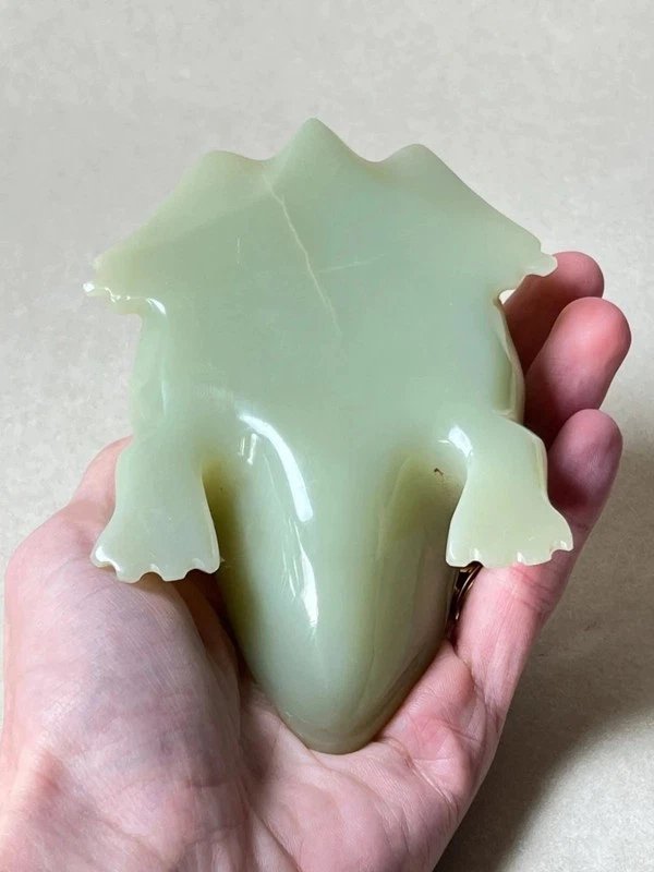 Serpentine Jade Frog – Handcrafted Sculpture – Natural Stone-photo-6