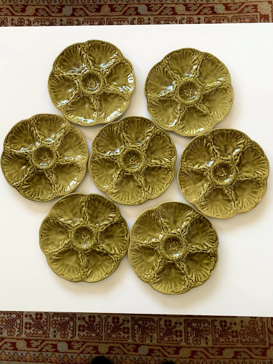 Lot de 7 assiettes à huîtres en barbotine kaki – Gien, France-photo-1