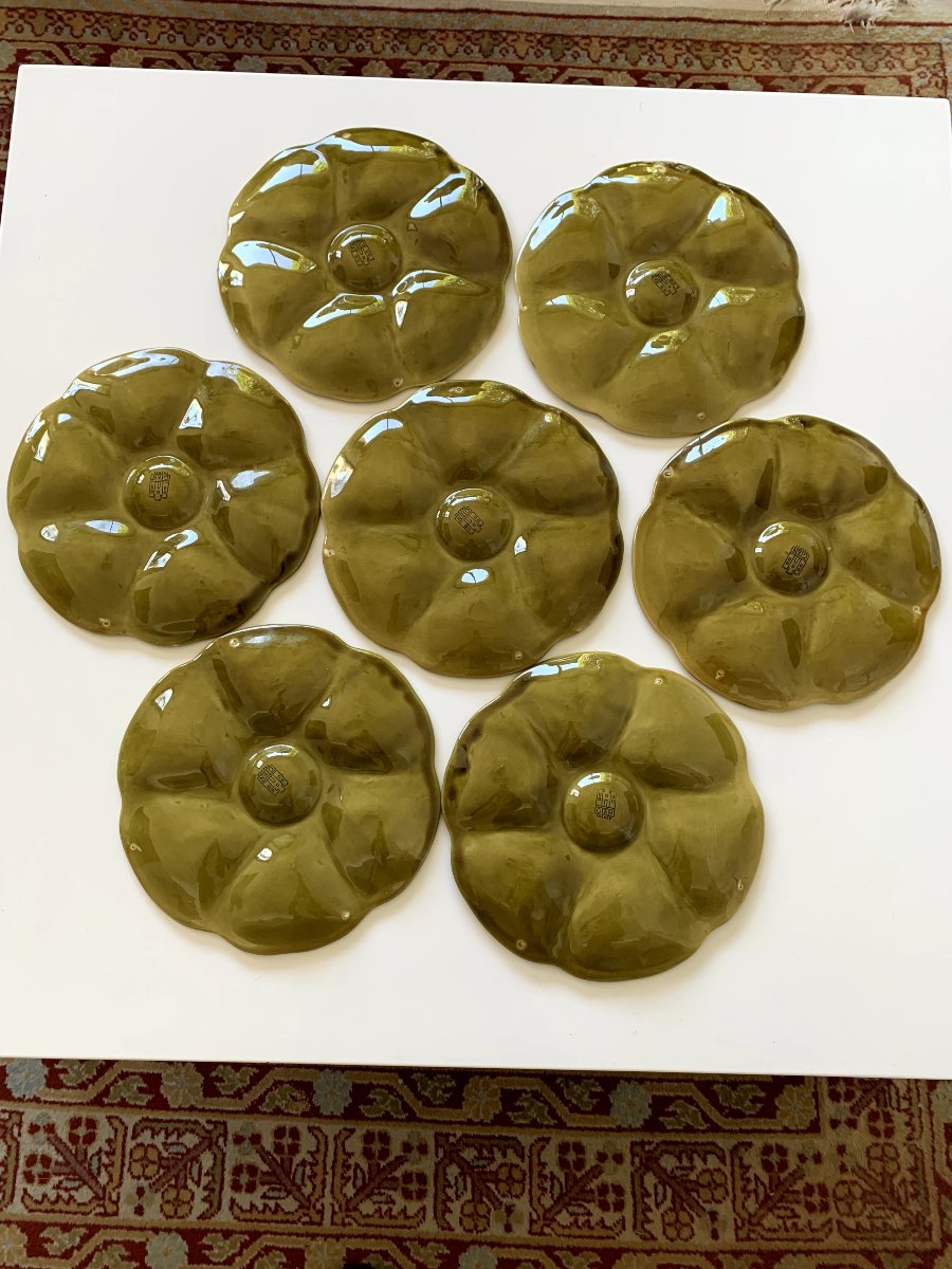 Lot de 7 assiettes à huîtres en barbotine kaki – Gien, France-photo-2