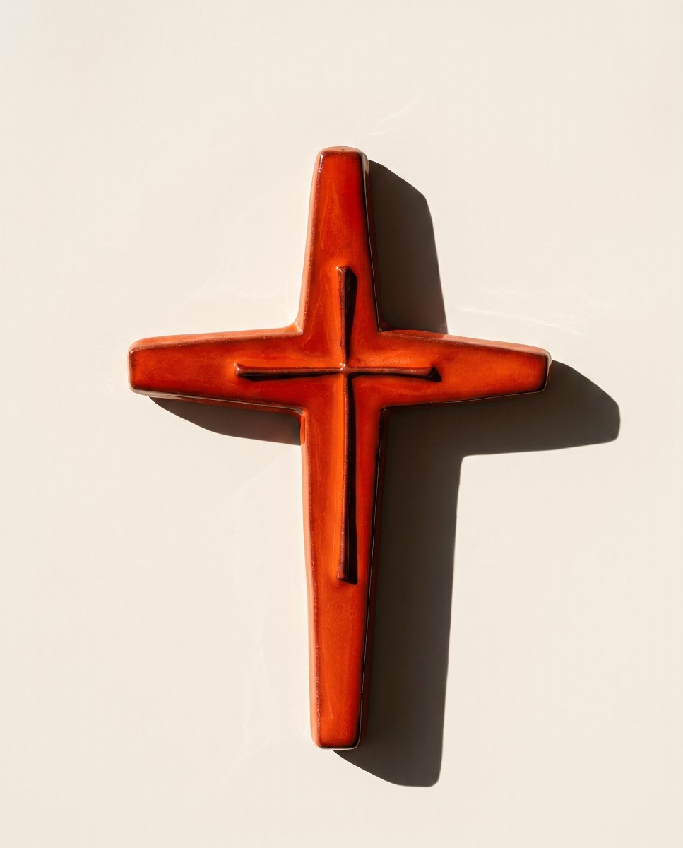 Croix brutaliste en céramique de André Bayer (Belgique) - années 60