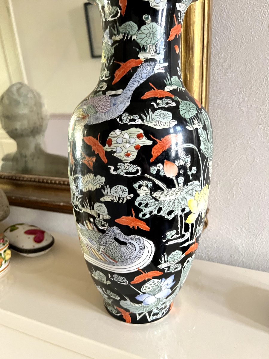 Grand vase chinois en porcelaine à décor d’oies et lotus fond noir - H. 37cm - XXème-photo-6