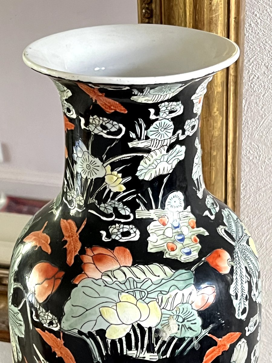 Grand vase chinois en porcelaine à décor d’oies et lotus fond noir - H. 37cm - XXème-photo-7