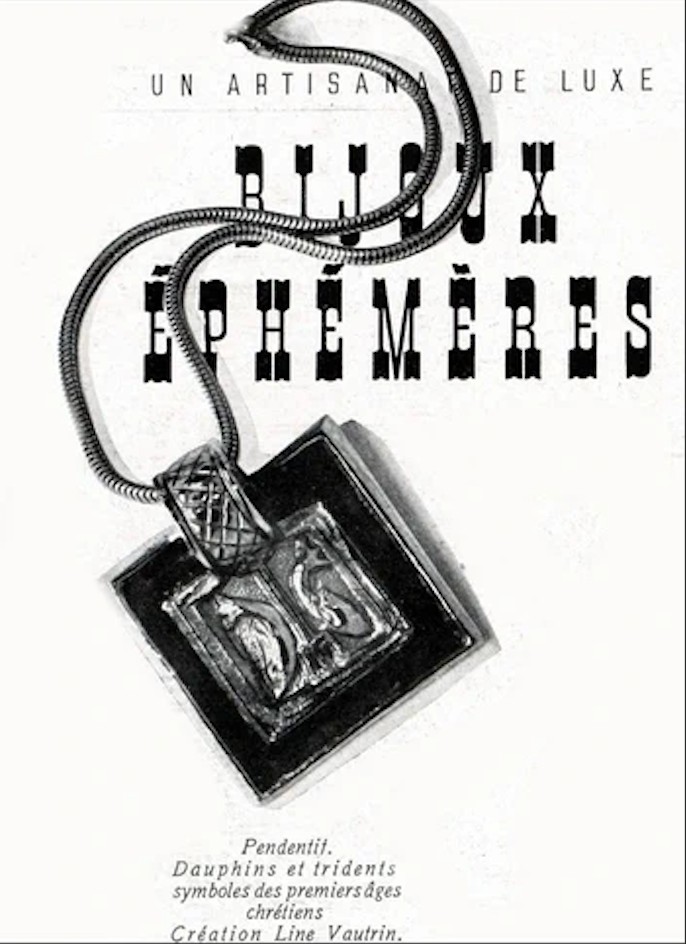 Line Vautrin – Rare pendentif “Dauphins et Tridents” en bronze doré et Talosel bleu, circa 1950-photo-1