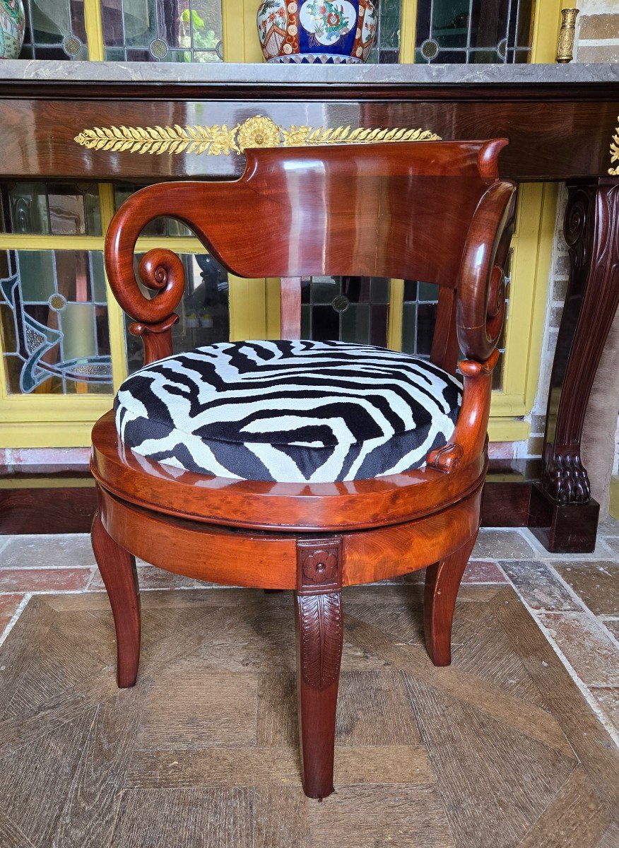 Fauteuil De Bureau à Assise Tournante D’époque Restauration.