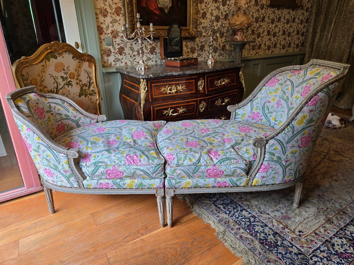 Duchess Broken Into Two Parts, Louis XVI Period, Circa 1785. 