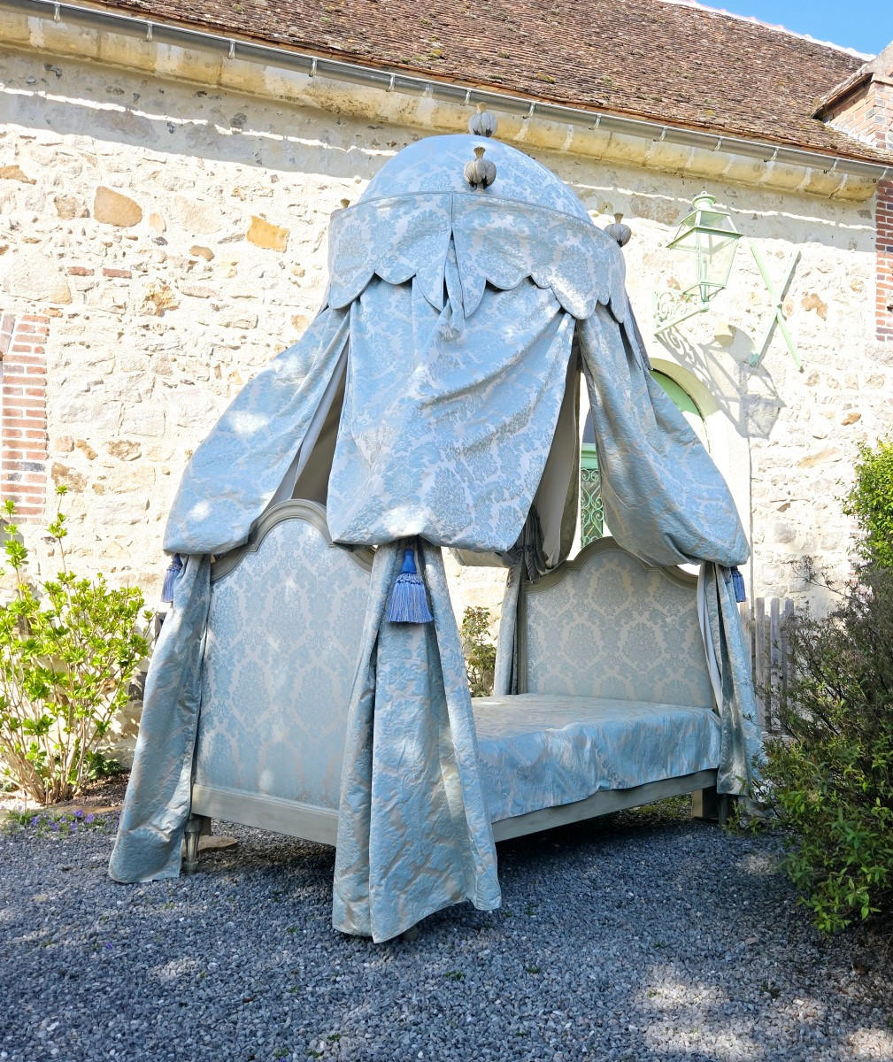 Lit à La Polonaise Avec Dais à Dôme, époque Louis XVI.