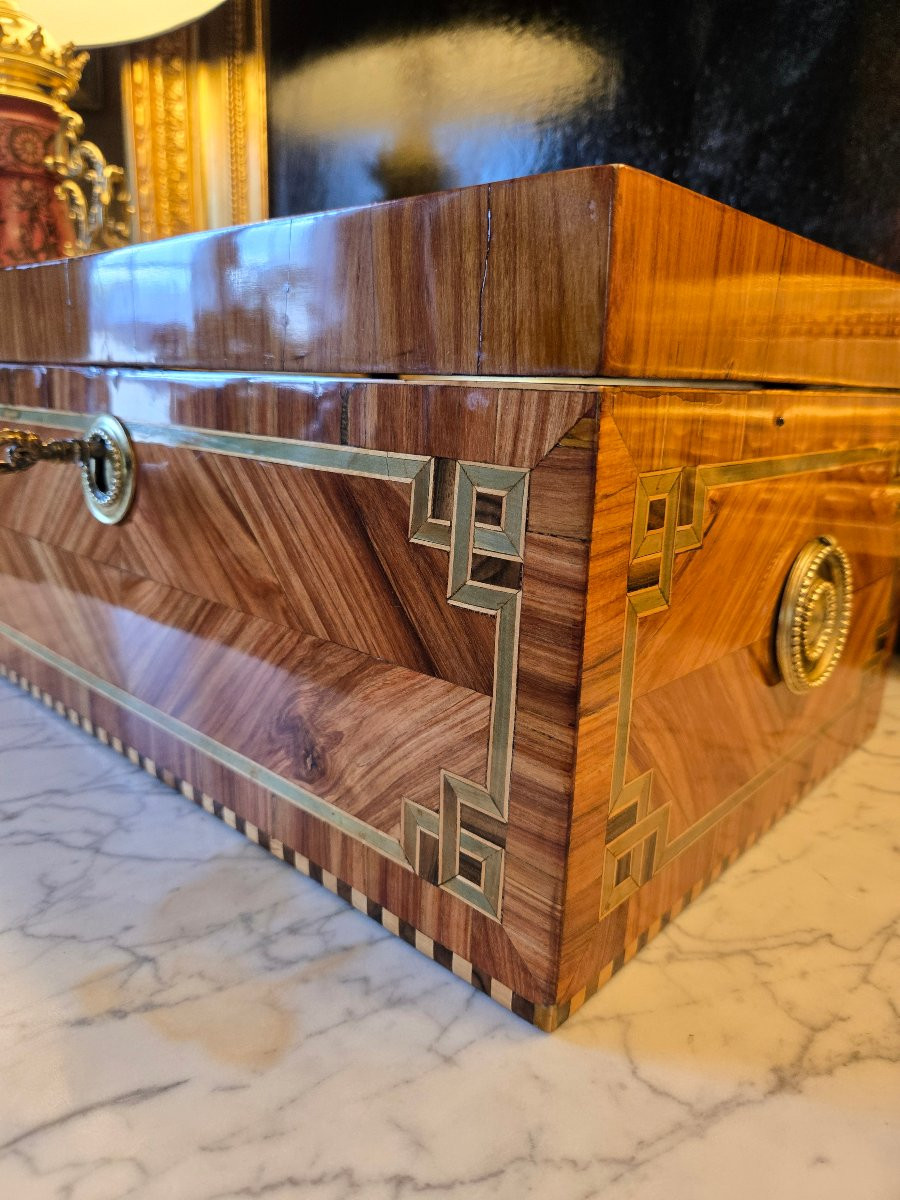 Large Travel Box In Marquetry And Indian Fabric – Louis XVI Period, Circa 1780.-photo-2