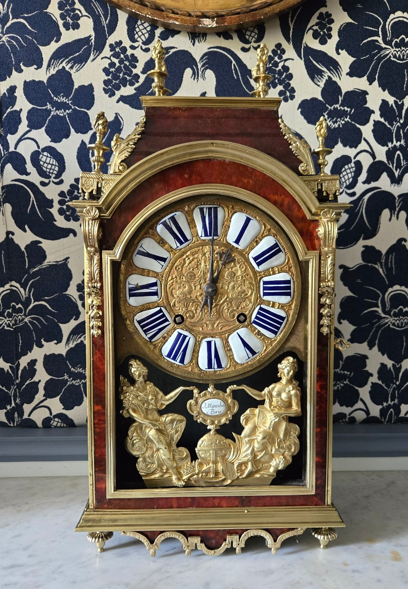 Pendule Religieuse En écaille Rouge Et Bronze Doré, Paris époque Louis XIV
