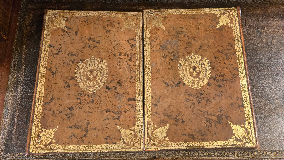 "royale" Desk Pad – Refined Leather Desk Pad 