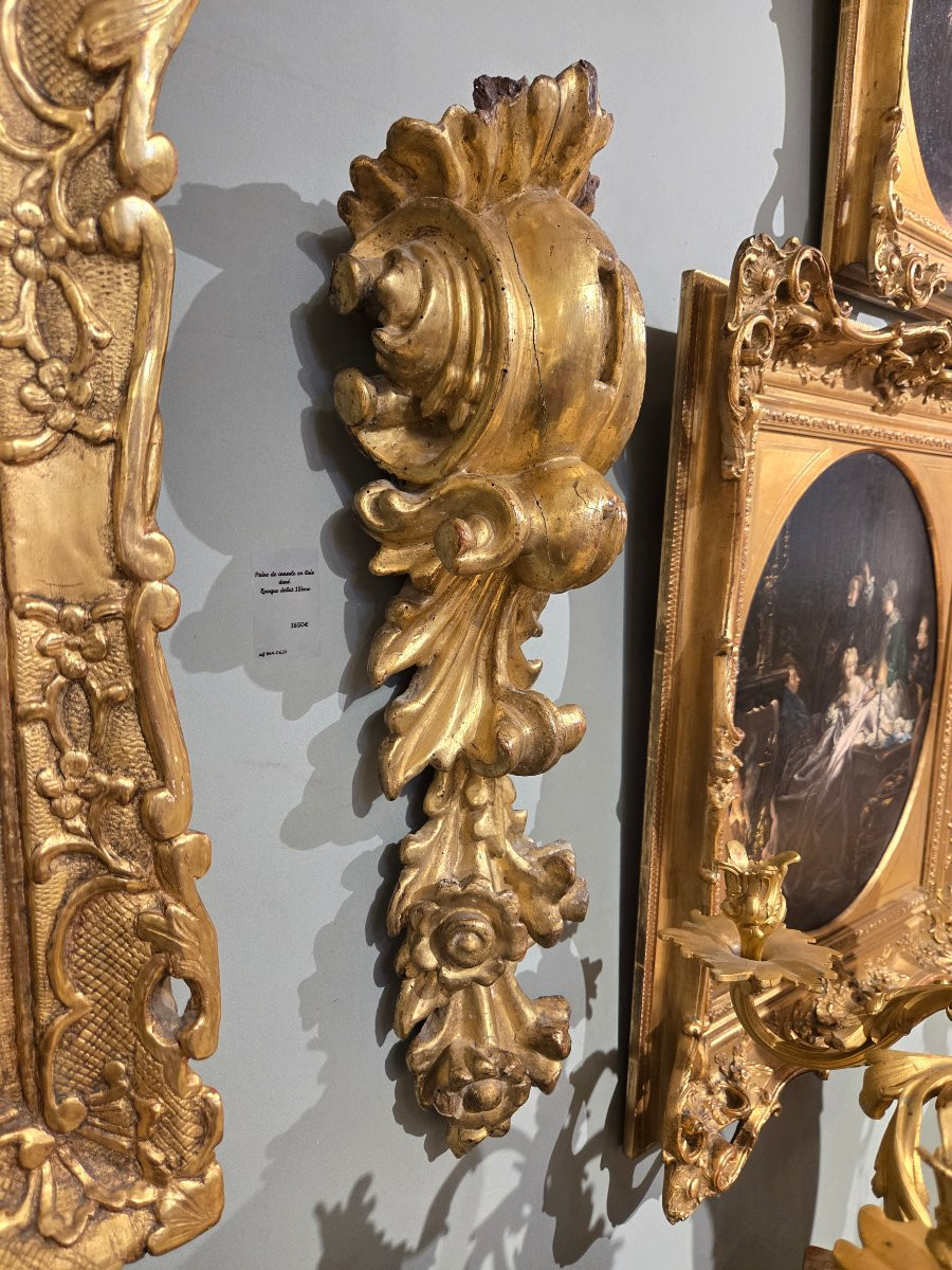 Pair Of Carved And Gilded Softwood Ornamental Falls, Louis XIV – Regency Period.-photo-3