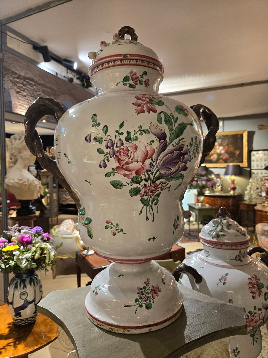 paire de grands pots à pharmacie en faïence polychrome – Est de la France, XIXe siècle.-photo-2