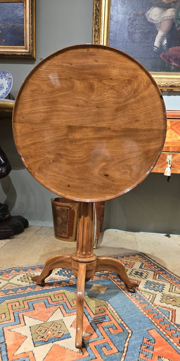 Louis XVI Period Cabaret Pedestal Table In Solid Mahogany – Circa 1780.