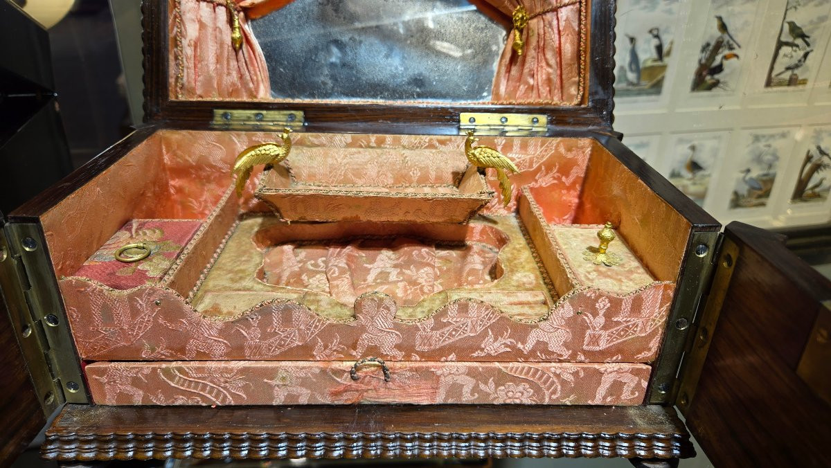 Coffret XIXe en marqueterie, intérieur en théâtre -photo-3
