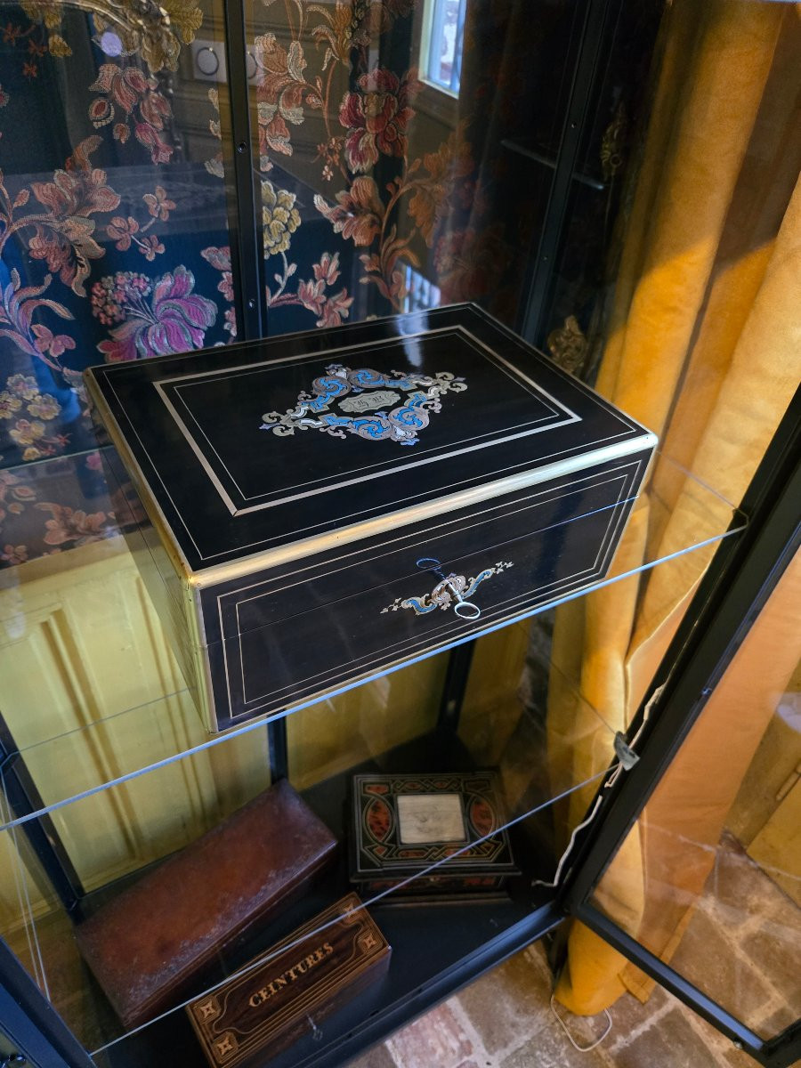 Toiletry Set In Blackened Wood, Polychrome Marquetry And Solid Silver Fittings.-photo-2