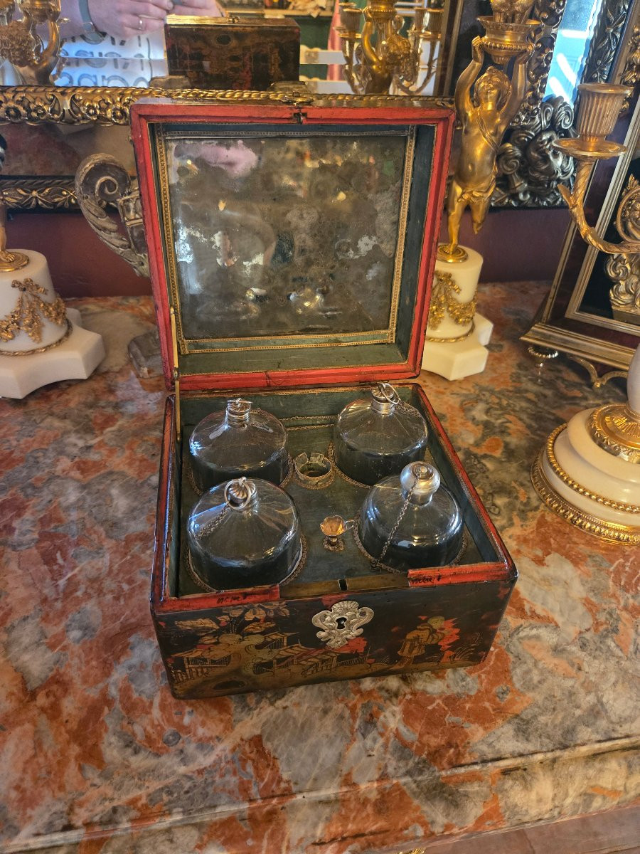 Nécessaire à senteurs en vernis Martin – Paris, époque Louis XV, vers 1750.  -photo-6