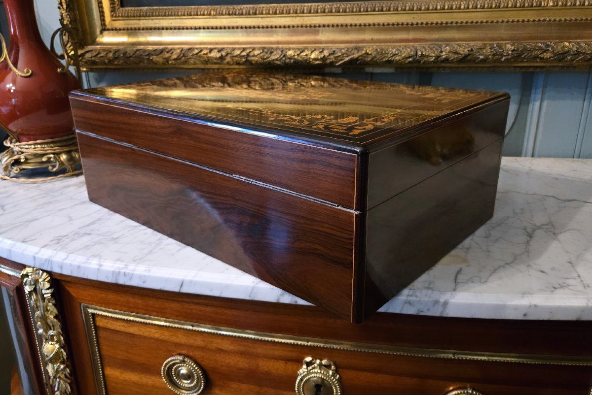 Coffret à châles en palissandre et marqueterie de sycomore gravé – Époque Charles X, vers 1830 -photo-4