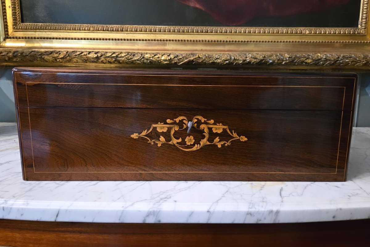 Coffret à châles en palissandre et marqueterie de sycomore gravé – Époque Charles X, vers 1830 -photo-2