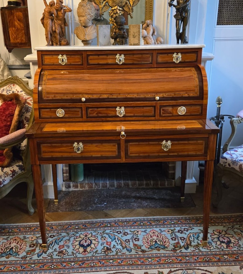 Louis XVI Period Lady's Desk In Rosewood Veneer, Marquetry Of Fillets And Amaranth