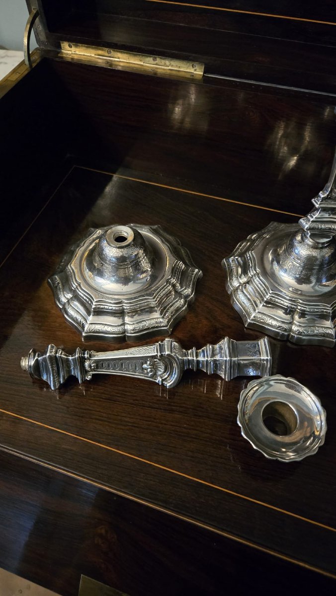 Paire de flambeaux en bronze ciselé et gravé , Époque Régence, vers 1725–1735 .-photo-3