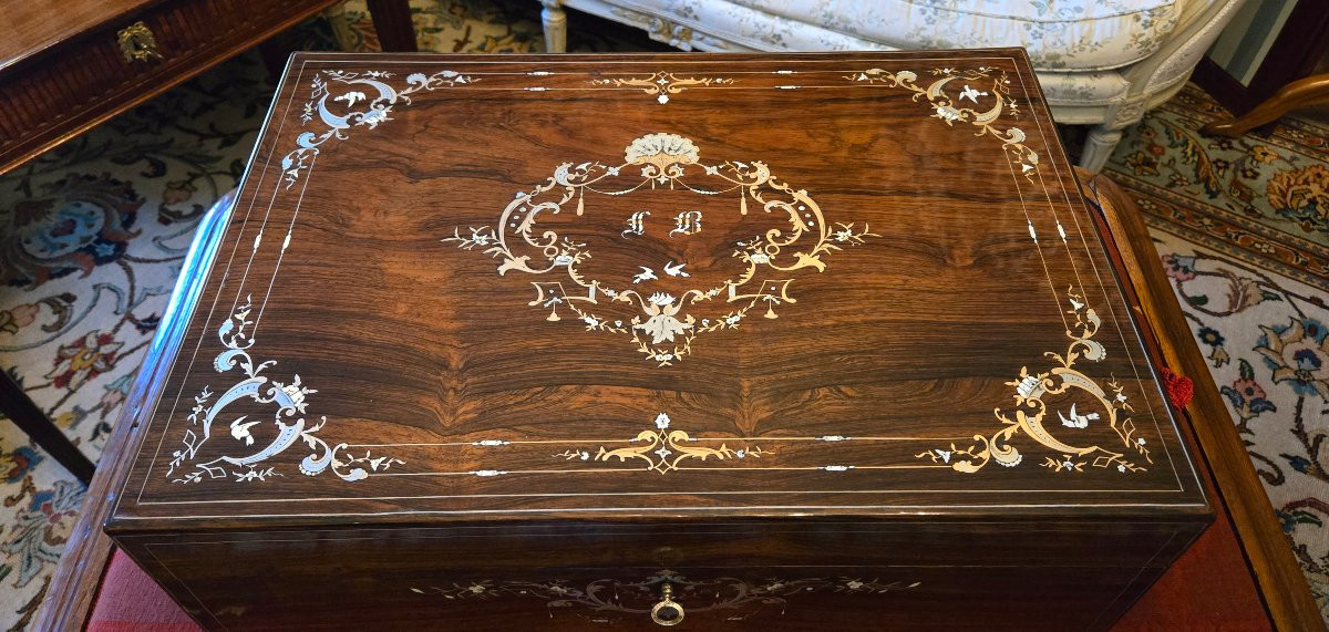 Coffret de mariage en palissandre, marqueterie de cuivre, étain et ivoire gravés – XIXe -photo-2