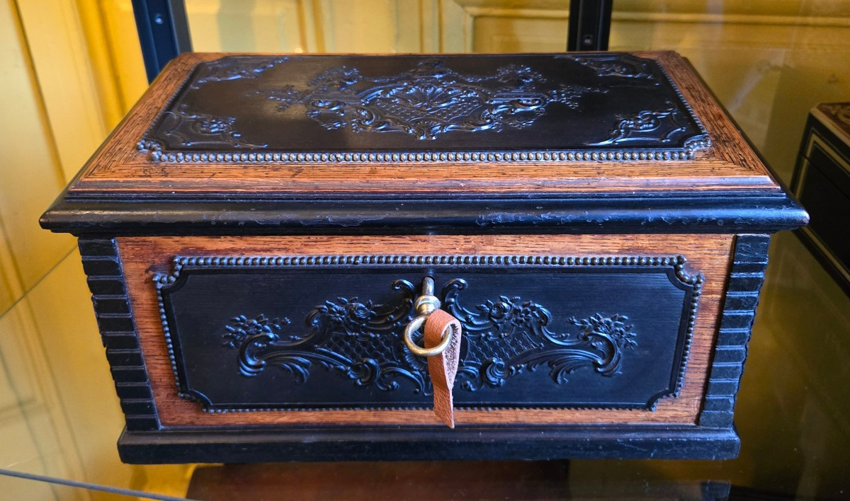 Oak And Gutta-percha Cigar Box, Napoleon III Period