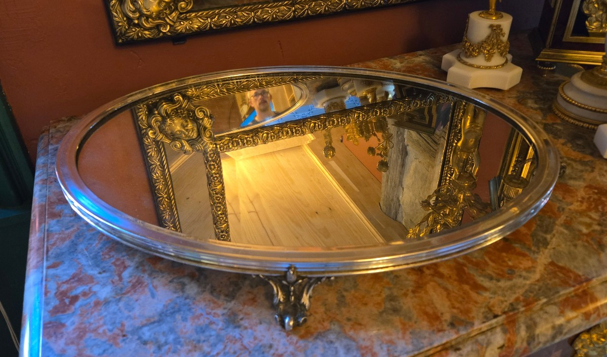Surtout de table en bronze argenté et miroir, signé Baccarat 