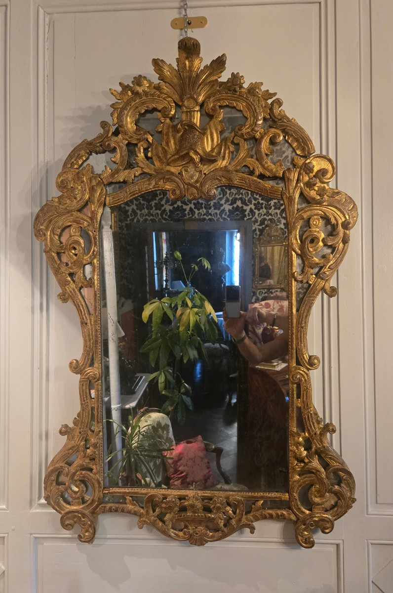 Large Carved And Gilded Wooden Mirror With Parecloses – Regency Period, France.