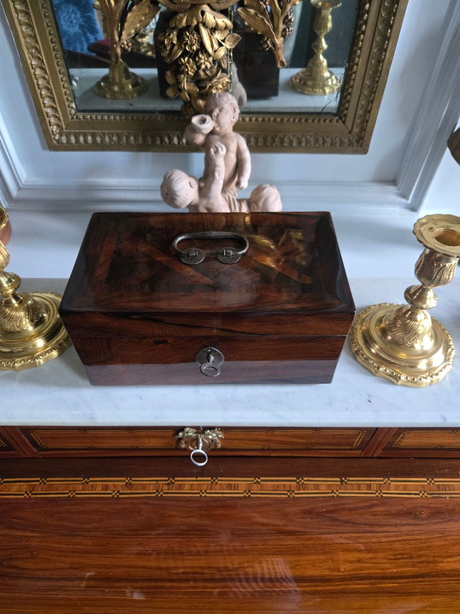 Rosewood Veneer Box With Latticework And Diamond Point Decoration, Early 18th Century -photo-6