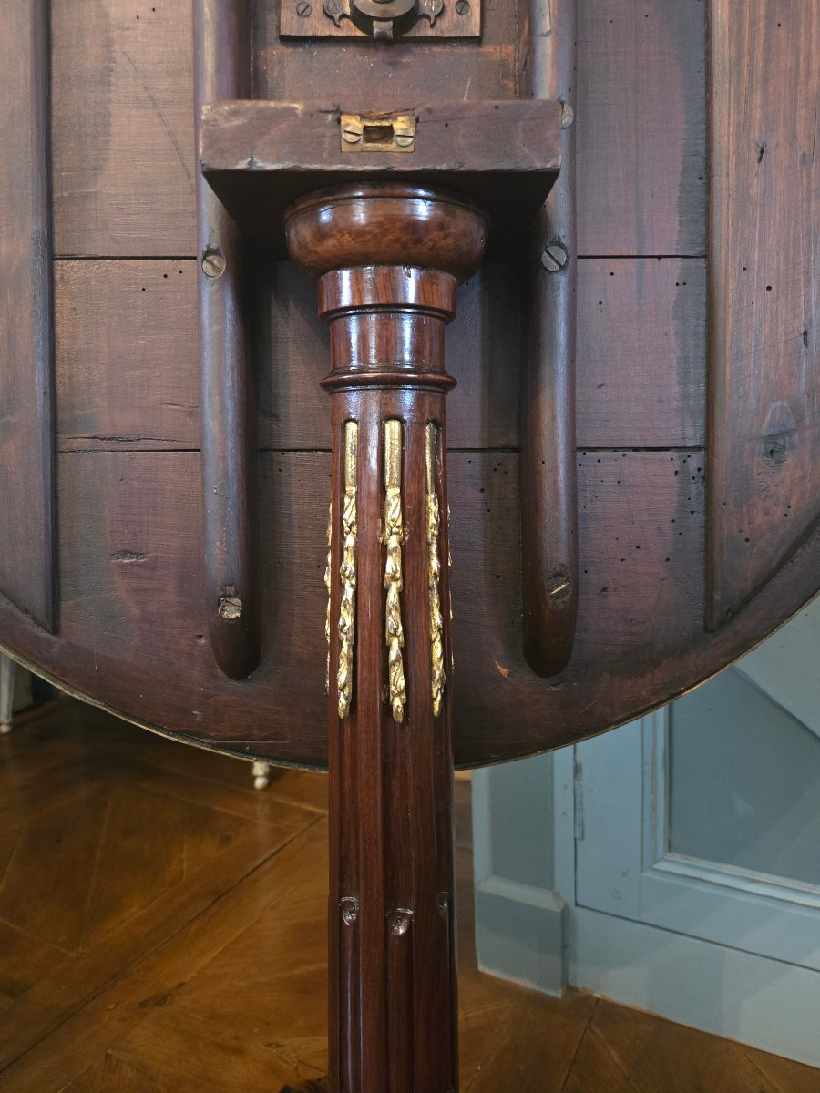 Louis XVI Period Pedestal Table With Tilting Top.-photo-2