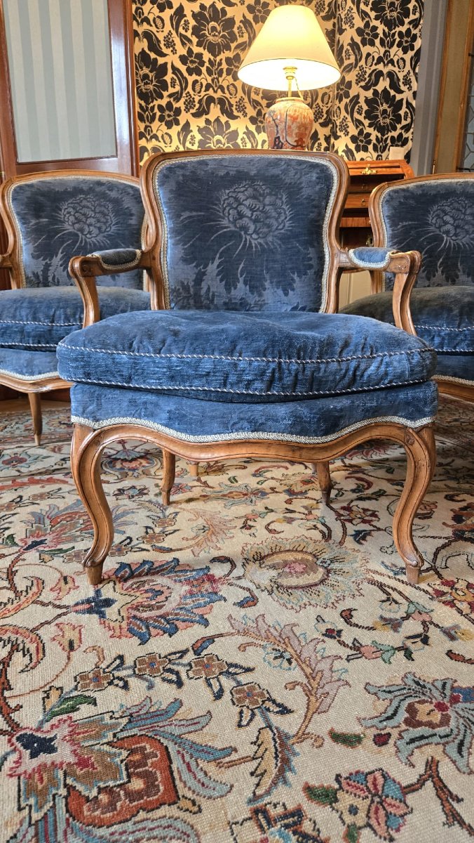 Série de quatre fauteuils cabriolets d’époque Louis XV, Paris vers 1760.  -photo-3