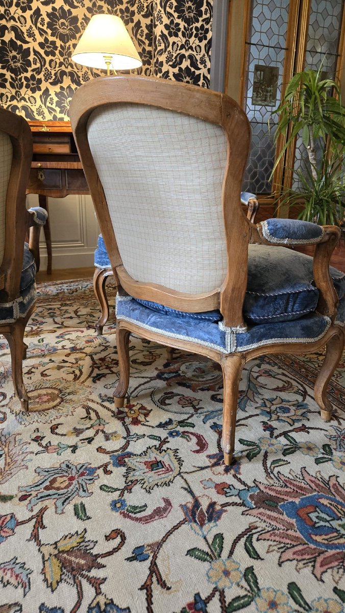 Série de quatre fauteuils cabriolets d’époque Louis XV, Paris vers 1760.  -photo-1