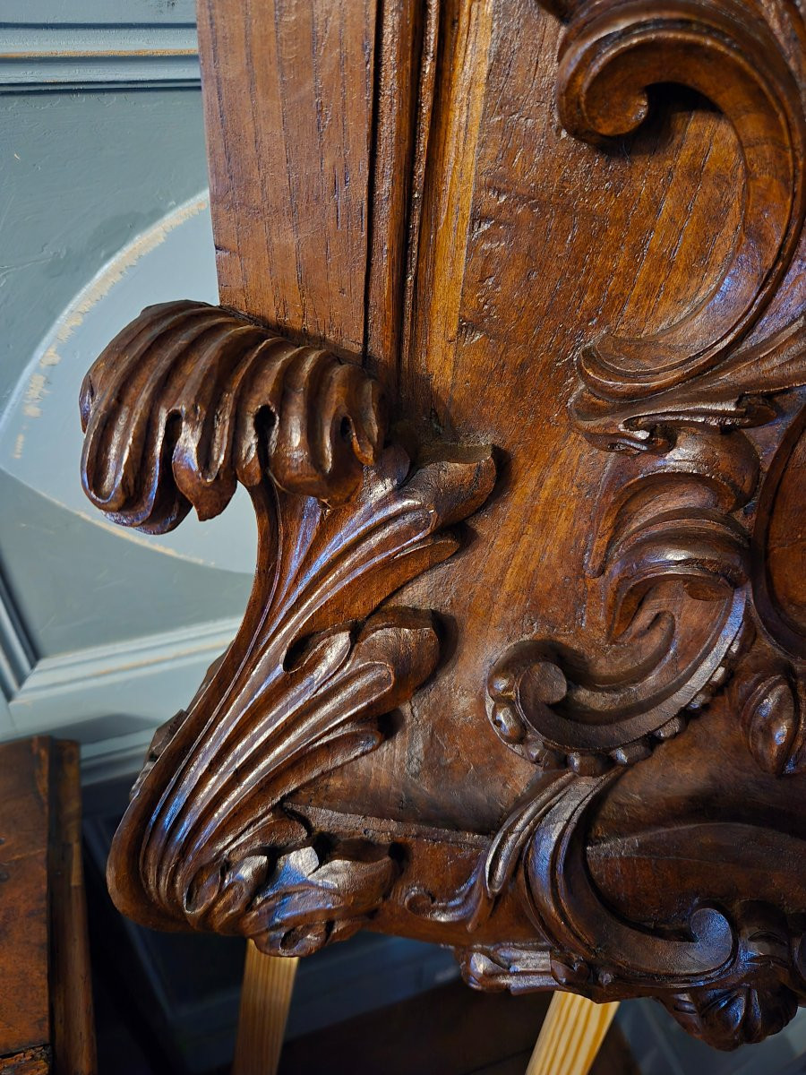 Paire de panneaux sculptés à décor de chérubins ailés, châtaignier – France, XVIIe siècle.-photo-2