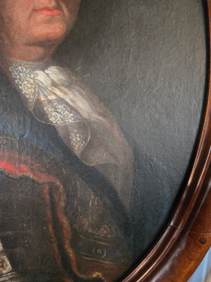 Portrait de Louis XIV en armure, travail provincial avec cadre en noyer, fin XVIIᵉ-début XVIIIe-photo-4