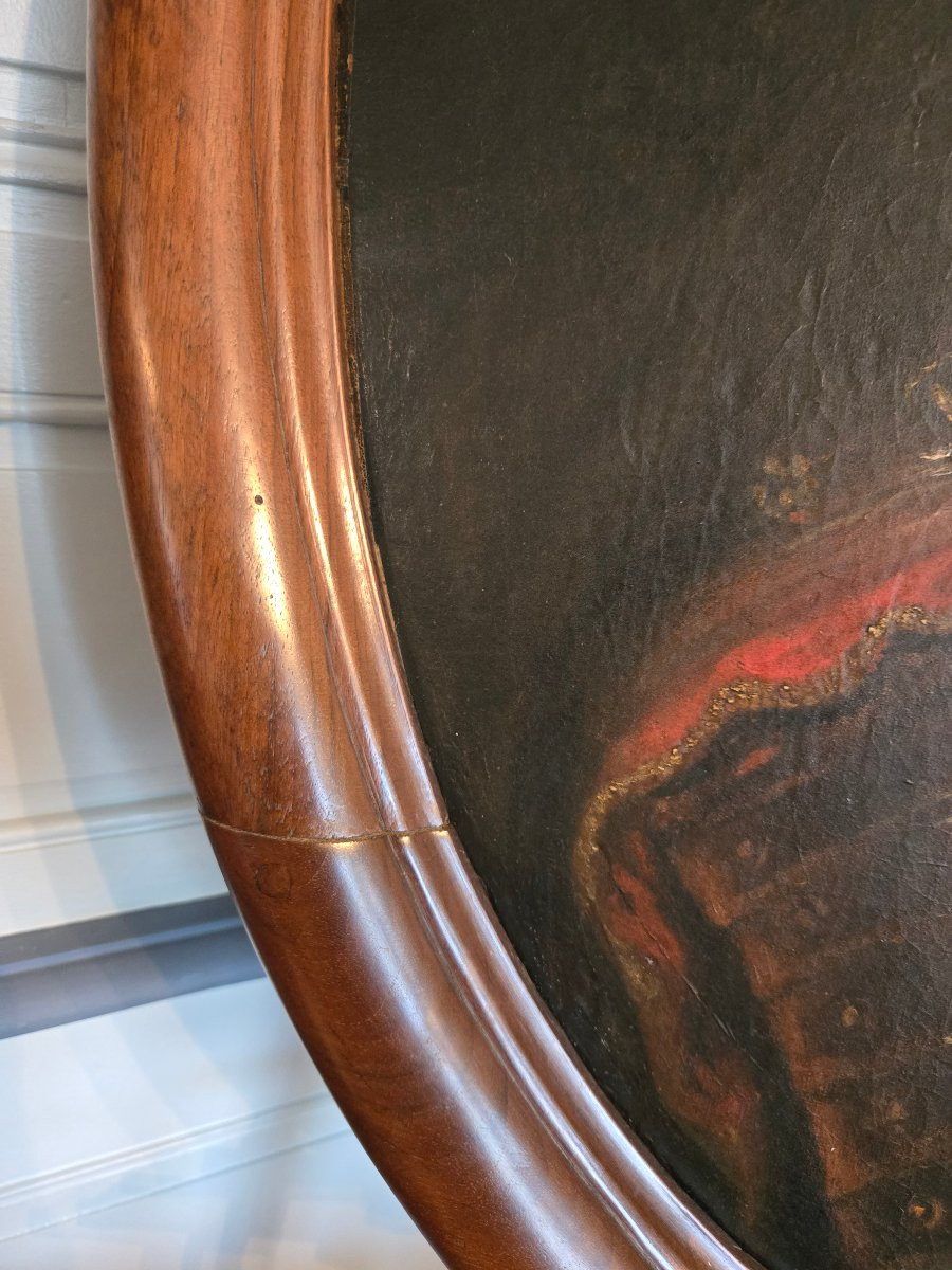 Portrait de Louis XIV en armure, travail provincial avec cadre en noyer, fin XVIIᵉ-début XVIIIe-photo-3