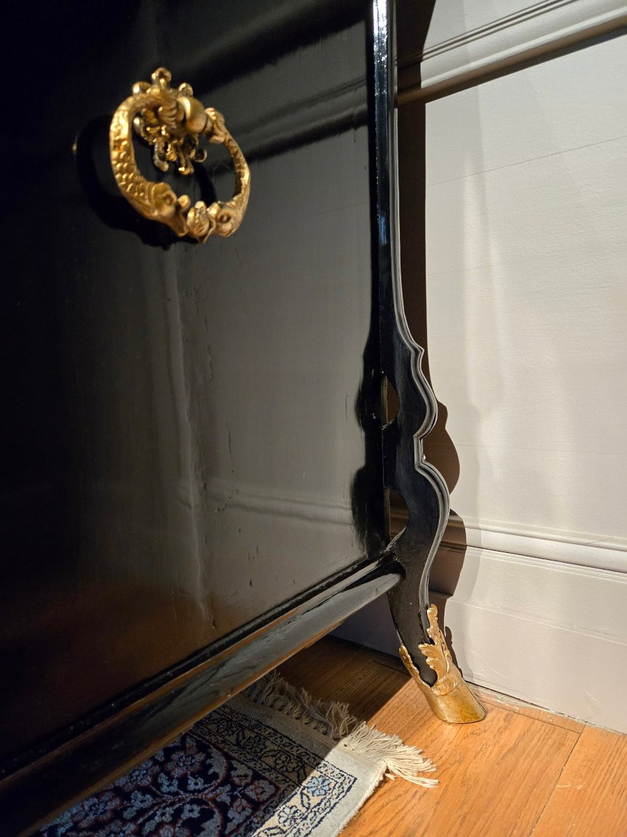 Commode Louis XIV dite « mazarine », travail régional français, probablement Dauphiné.-photo-1