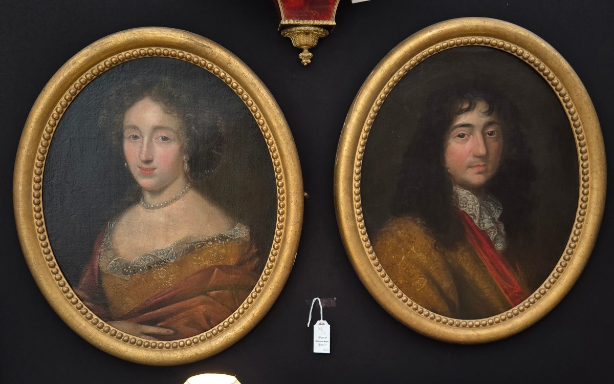 Paire de portraits d’époque Louis XIV.  École française, fin du XVIIᵉ siècle.